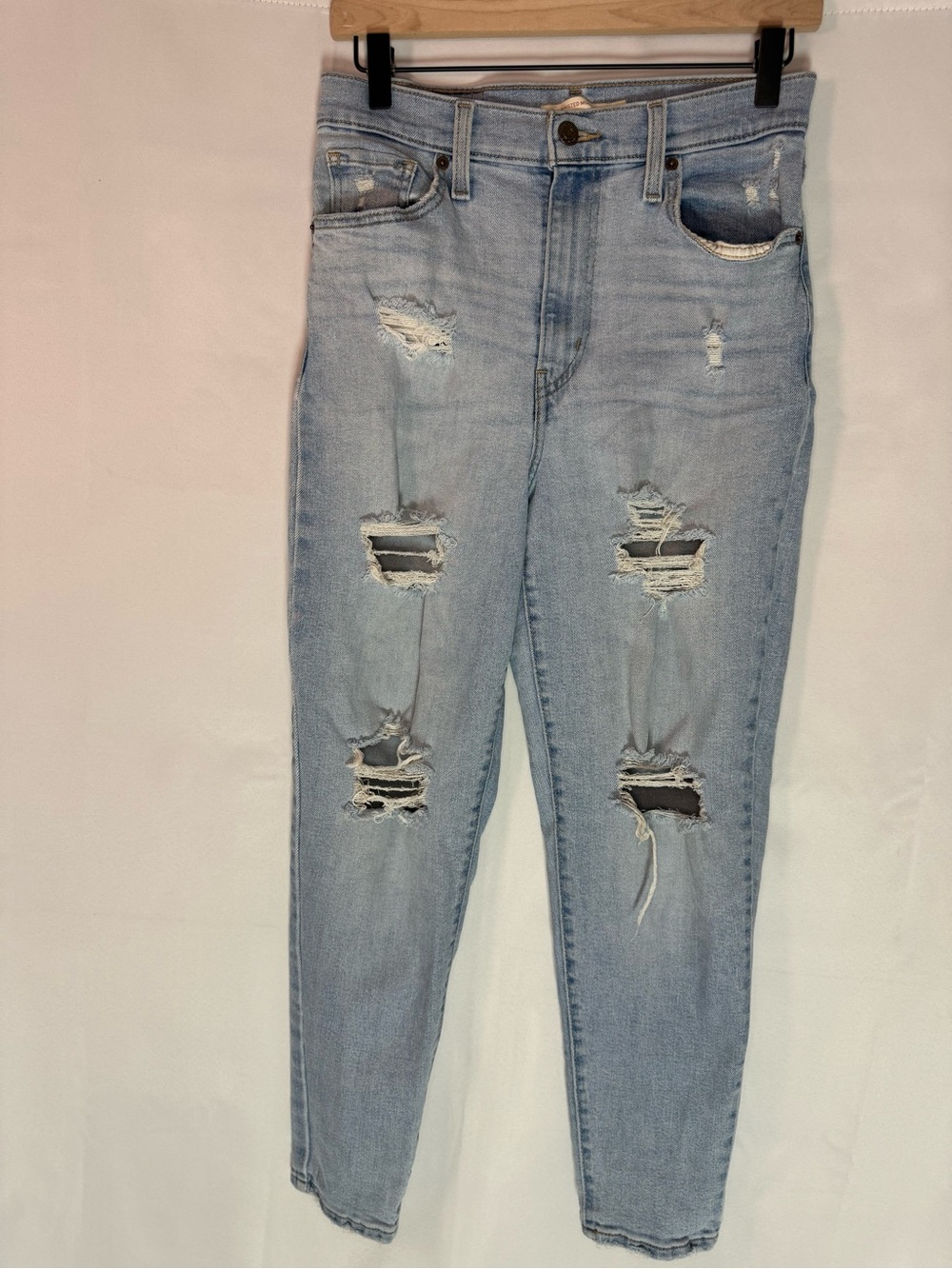 Levi’s - Women’s Light Blue Distressed Skinny High Waisted Mom Jeans - Size 28